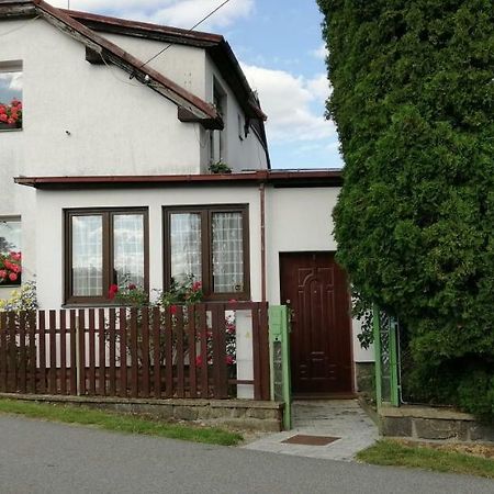 Ferienwohnung Dvougeneracni Dum Se Zahradou Vimperk Exterior foto