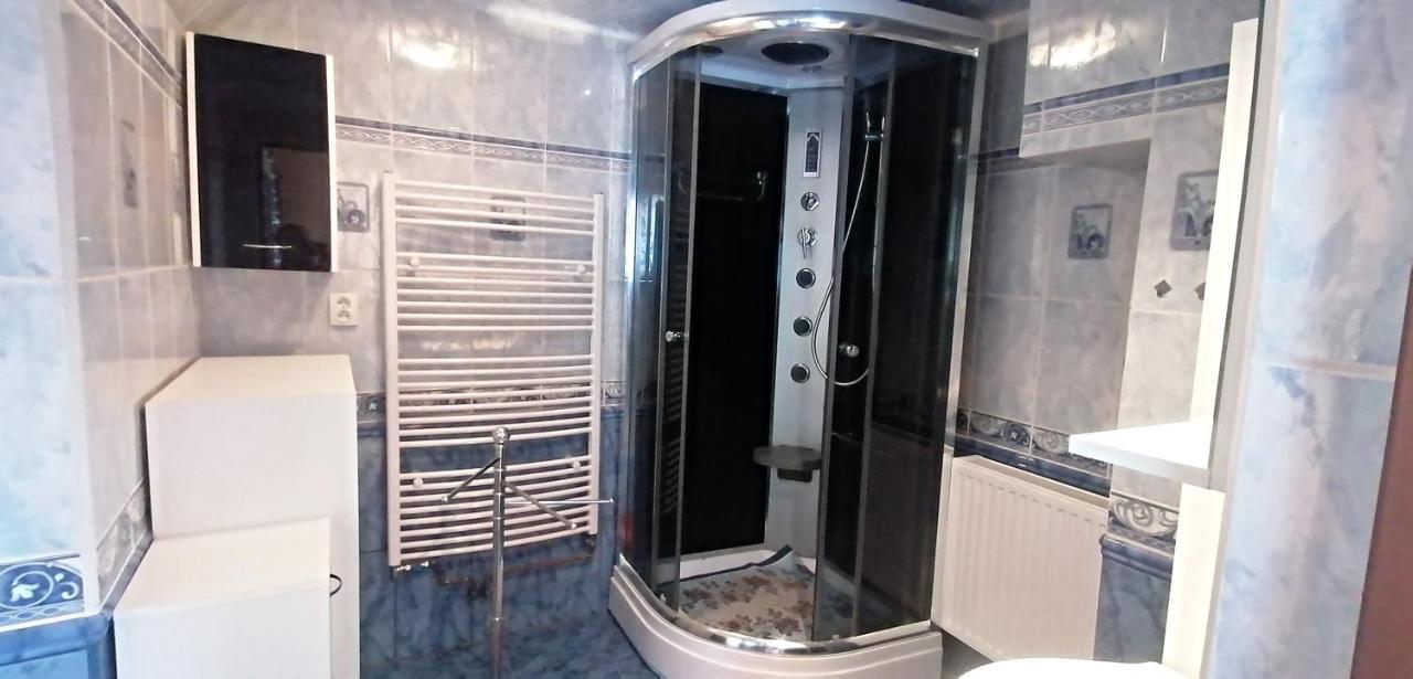 Ferienwohnung Dvougeneracni Dum Se Zahradou Vimperk Exterior foto